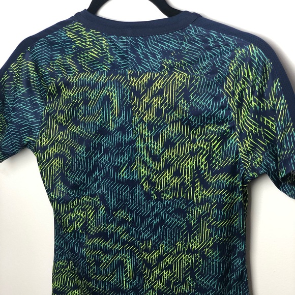 🔴Nike Dri- Fit | Workout Shirt - Picture 5 of 5